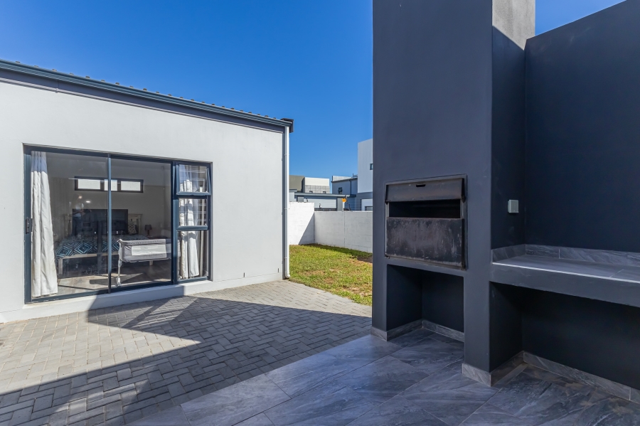 3 Bedroom Property for Sale in Sandown Western Cape